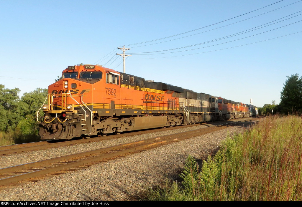 BNSF 7592 East